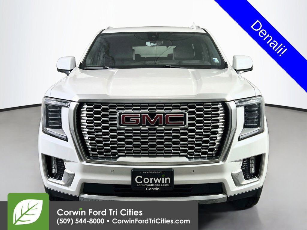 Used 2021 GMC Yukon Denali w/ Denali Premium Package AWD/4WD image 3