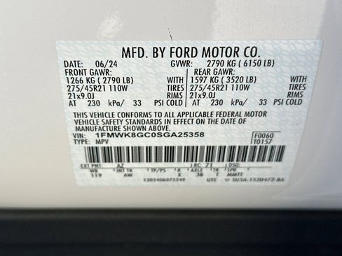 Used 2025 Ford Explorer ST image 31