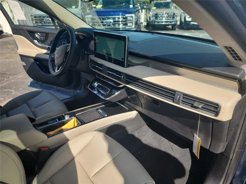 New 2026 Lincoln Corsair Premiere image 24