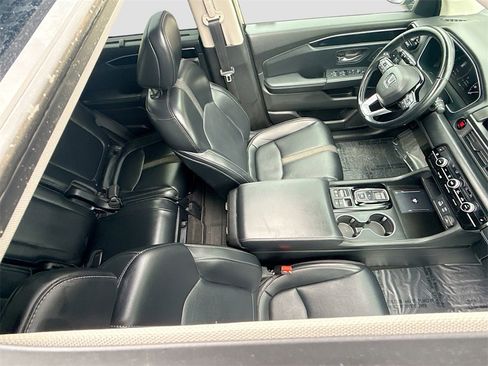 Used 2024 Honda Pilot Touring image 23
