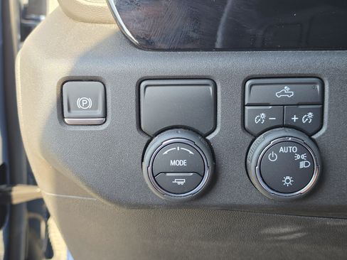 Certified 2024 Chevrolet Silverado 1500 LT w/ Leather Package RWD image 33