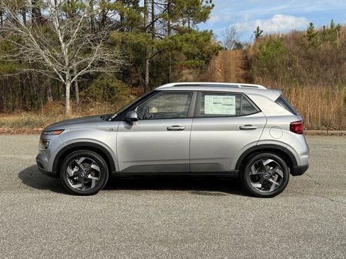 New 2026 Hyundai Venue SEL image 3