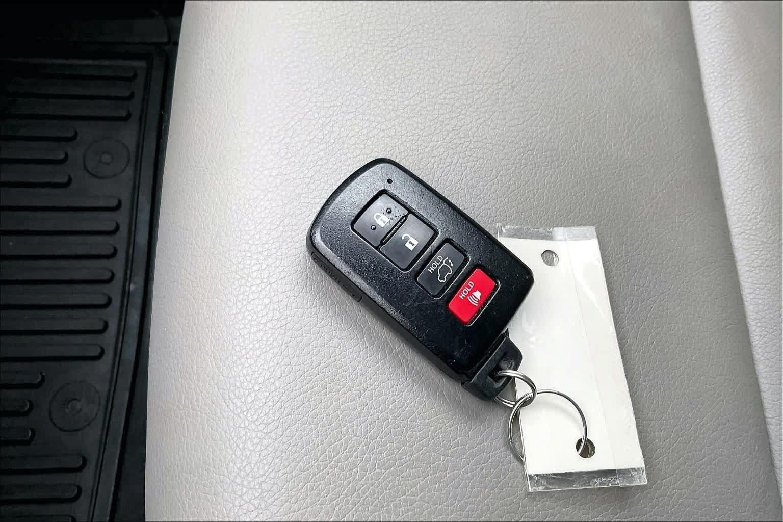 Used 2016 Toyota RAV4 Limited FWD image 14