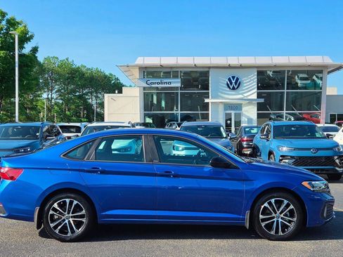 Used 2023 Volkswagen Jetta Sport FWD image 6