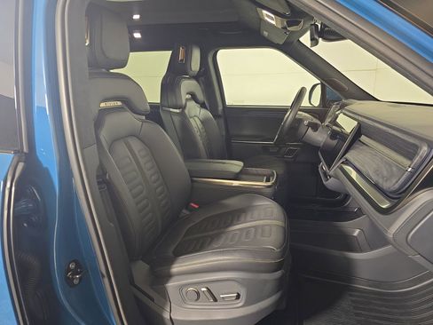 Used 2022 Rivian R1T Adventure image 23