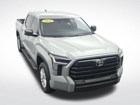 Used 2024 Toyota Tundra SR5 w/ SR5 Premium Package AWD/4WD image 33