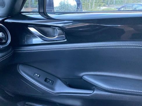 Used 2021 MAZDA MX-5 Miata RF Grand Touring image 32