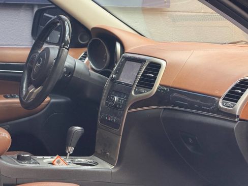 Used 2012 Jeep Grand Cherokee Overland Summit AWD/4WD image 2