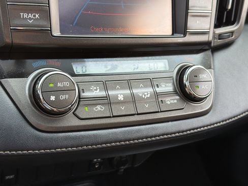 Used 2013 Toyota RAV4 XLE AWD/4WD image 22