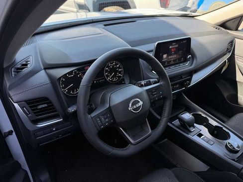 New 2026 Nissan Rogue SV AWD/4WD image 17