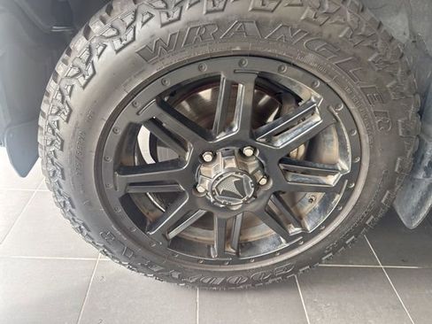 Used 2019 Toyota Tundra SR5 image 2