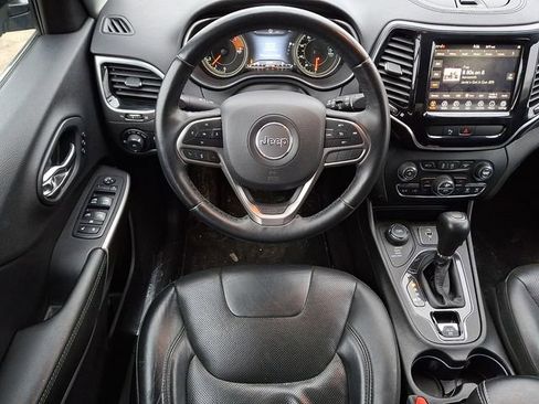 Used 2019 Jeep Cherokee Limited image 15