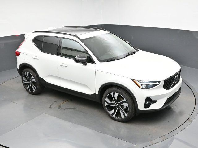 New 2026 Volvo XC40 B5 Plus w/ Climate Package AWD/4WD image 43