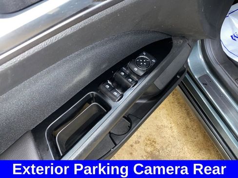 Used 2015 Ford Fusion SE image 9