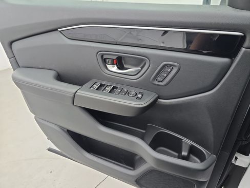 Certified 2025 Honda Pilot EX-L image 25