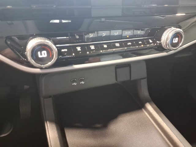 Used 2025 Honda Prologue Touring image 13