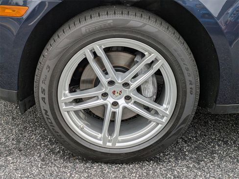 Used 2019 Porsche Macan w/ Premium Package Plus image 11