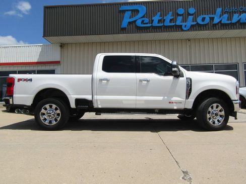 Used 2024 Ford F350 Lariat w/ Chrome Package AWD/4WD image 2
