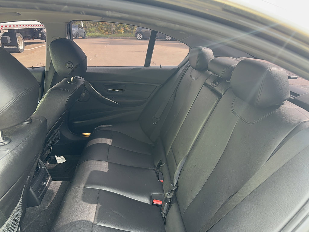 Used 2015 BMW 335i xDrive Sedan AWD/4WD image 6