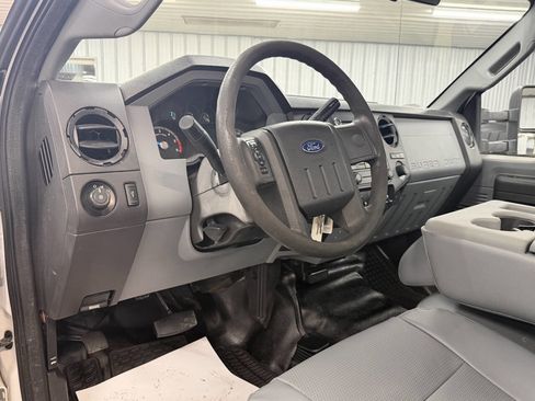 Used 2016 Ford F450 XL w/ Power Equipment Group image 35