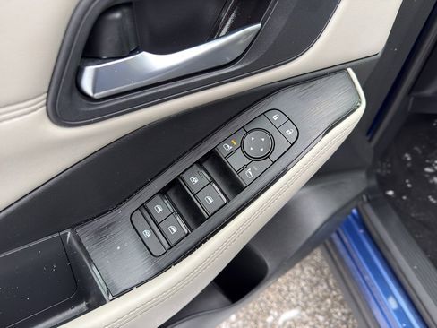 Certified 2023 Nissan Rogue SV w/ SV Premium Package image 12