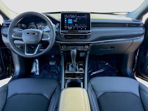 New 2026 Jeep Compass Latitude image 3