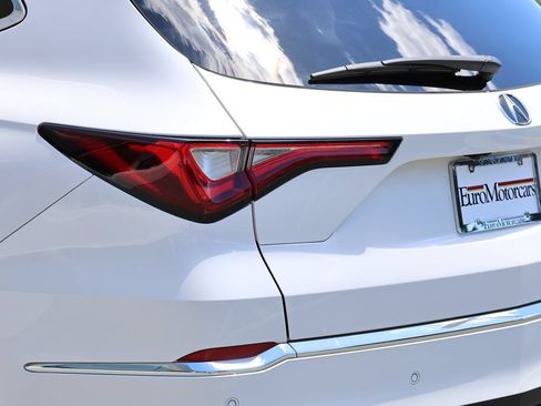 Used 2024 Acura MDX SH-AWD w/ Advance Package image 11