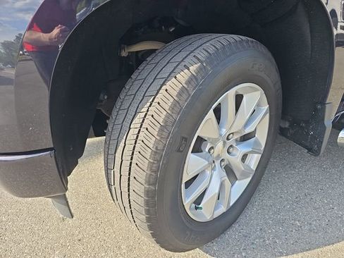 Used 2022 Chevrolet Silverado 1500 Custom AWD/4WD image 28