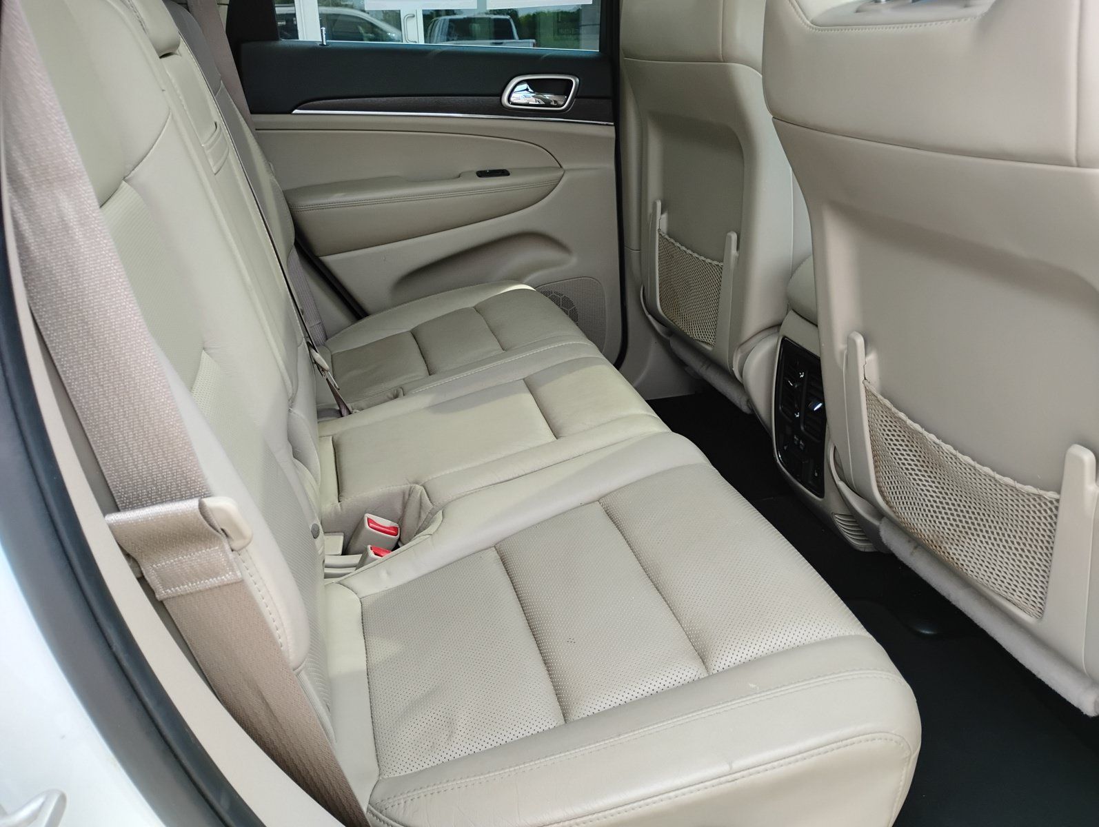 Used 2014 Jeep Grand Cherokee Limited w/ Luxury Group II AWD/4WD image 25