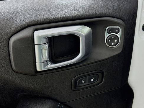 Used 2021 Jeep Wrangler Unlimited Rubicon 4xe w/ Steel Bumper Group image 21