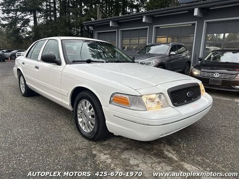 Used 2004 Ford Crown Victoria LX image 1