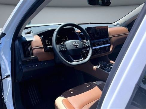New 2026 Nissan Pathfinder Platinum AWD/4WD image 7