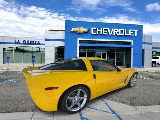 Used 2005 Chevrolet Corvette Coupe w/ Preferred Equipment Group RWD image 8