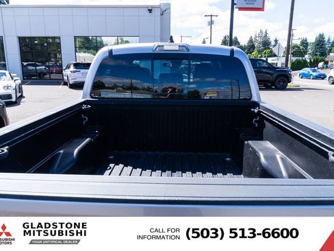 Used 2020 Toyota Tacoma TRD Off-Road AWD/4WD image 9