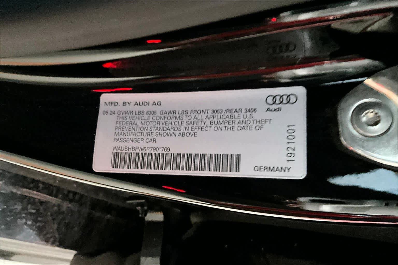 Certified 2024 Audi RS e-tron GT w/ Carbon Performance Package AWD/4WD image 33