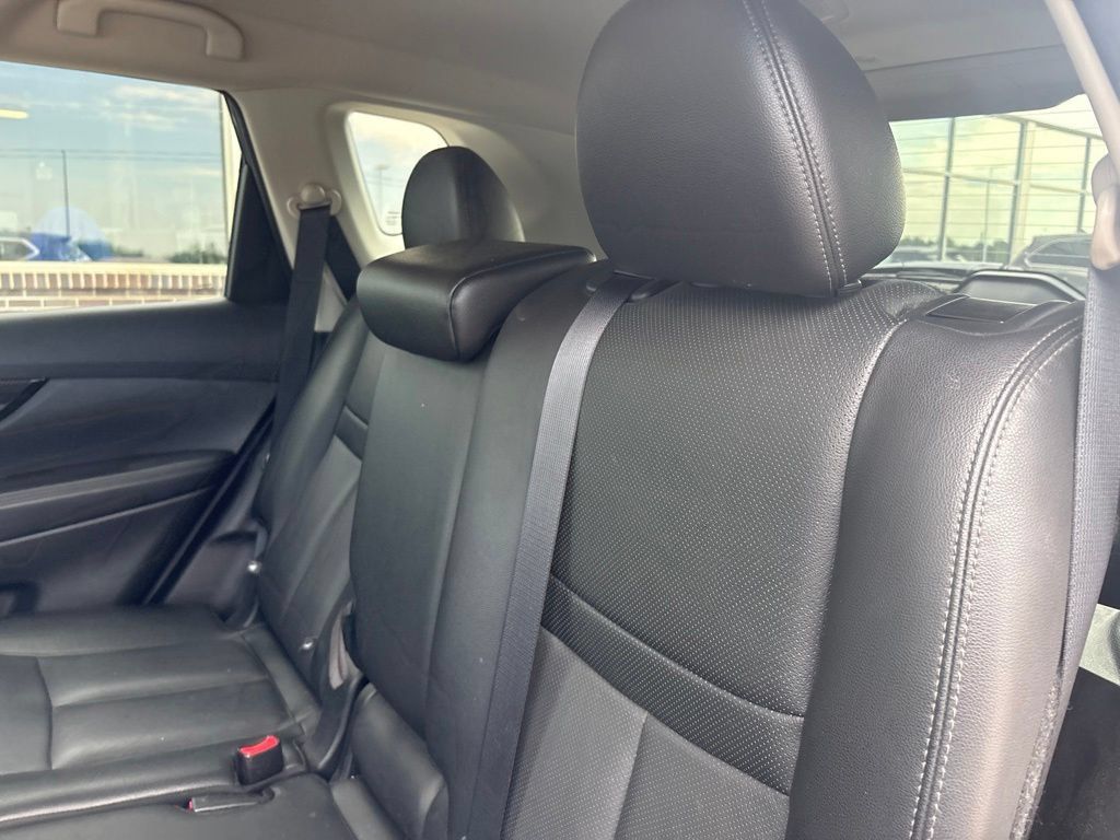 Used 2018 Nissan Rogue SL FWD image 36