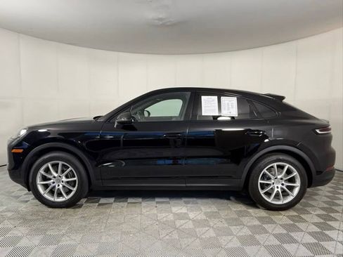 Used 2024 Porsche Cayenne Coupe AWD/4WD image 3