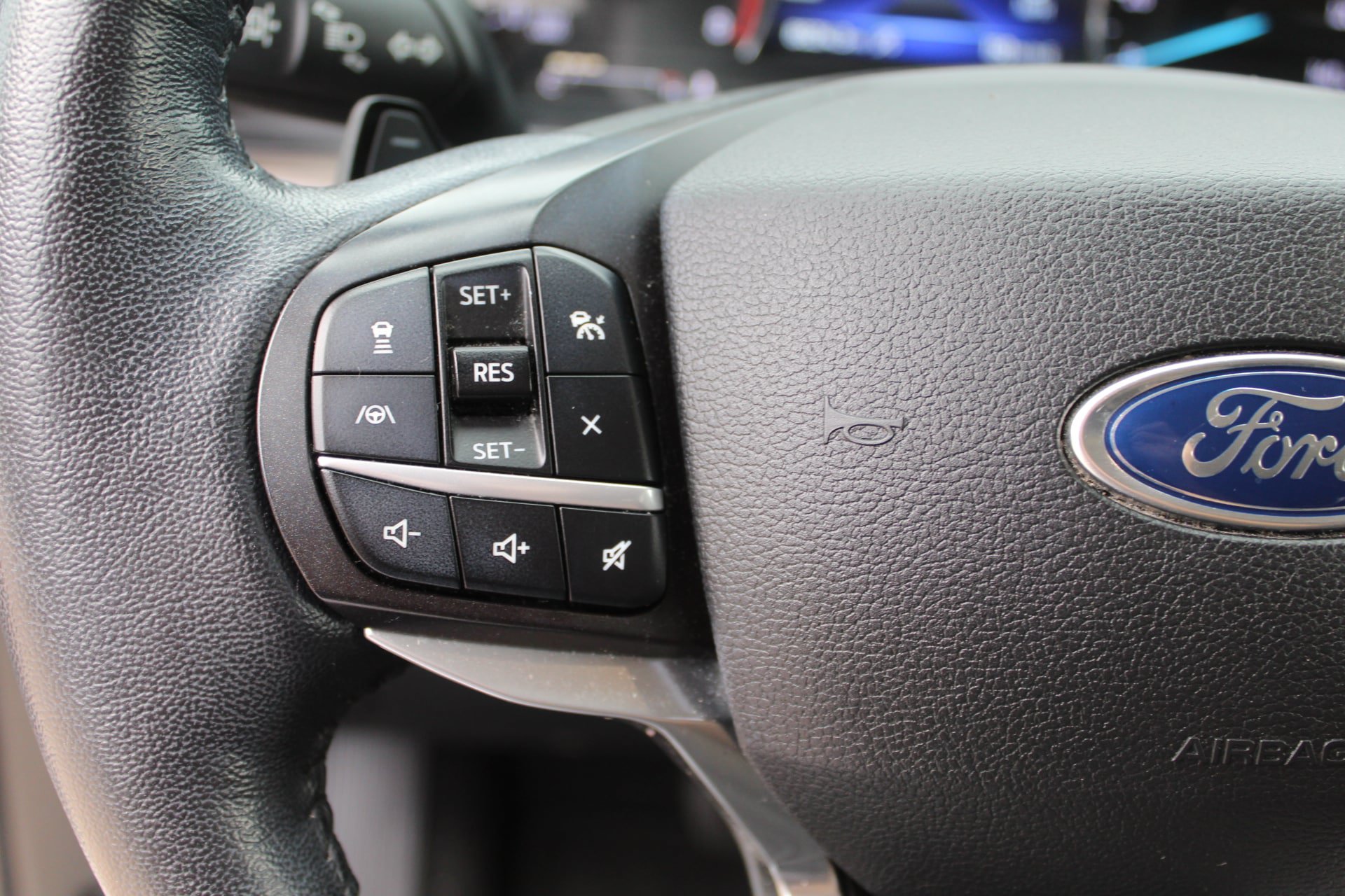 Used 2020 Ford Explorer Limited AWD/4WD image 42
