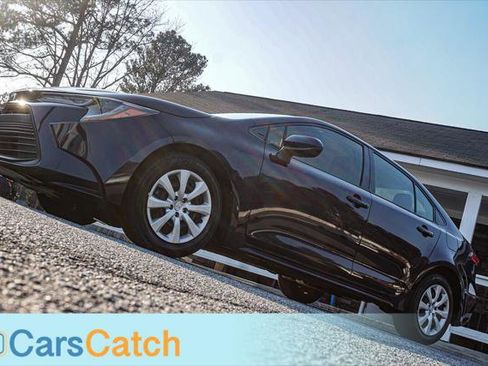 Used 2023 Toyota Corolla LE image 3