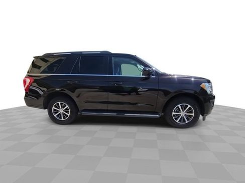 Used 2021 Ford Expedition XLT image 9