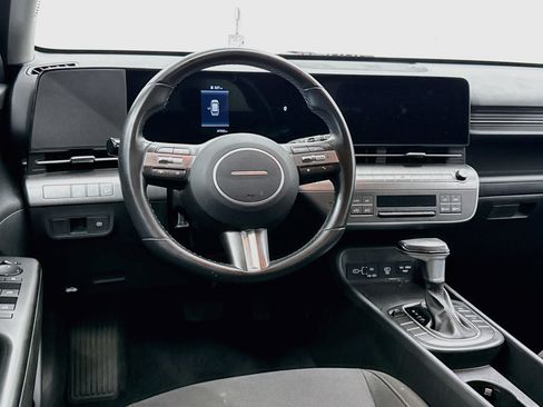 Used 2025 Hyundai Kona SEL FWD image 18