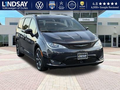 Used 2019 Chrysler Pacifica Limited w/ Advanced Safetytec Group