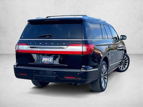 Used 2018 Lincoln Navigator L Select AWD/4WD image 2