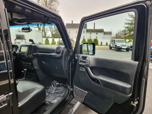 Used 2017 Jeep Wrangler Unlimited Sahara AWD/4WD image 48