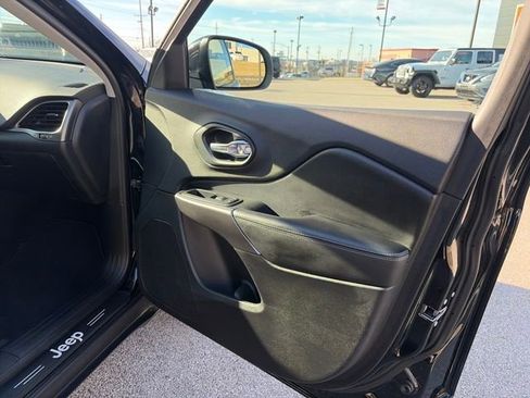 Used 2020 Jeep Cherokee Latitude image 26