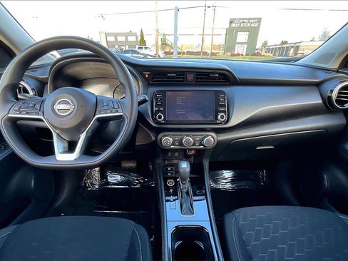 Used 2024 Nissan Kicks SV image 17