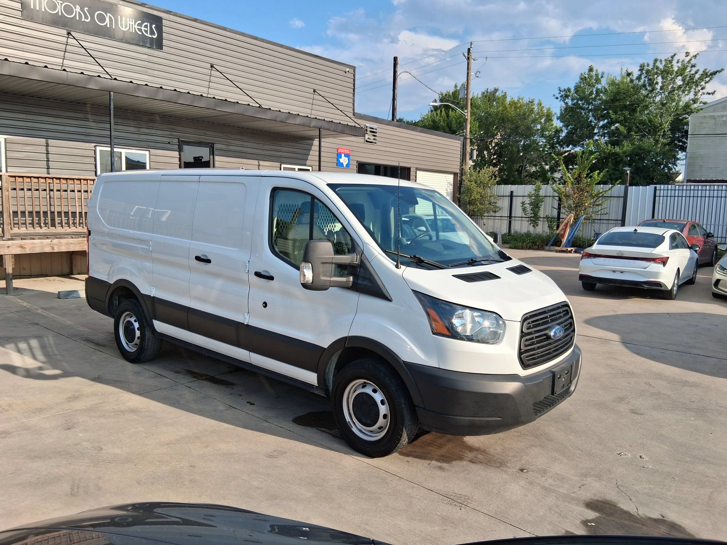 Used 2019 Ford Transit 250 130 Low Roof RWD image 12