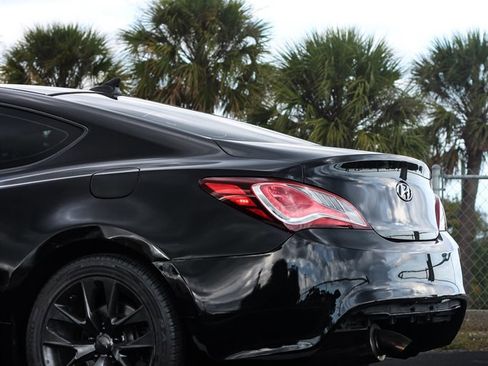 Used 2013 Hyundai Genesis 2.0T image 3