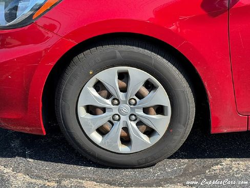 Used 2013 Hyundai Accent GLS FWD image 33