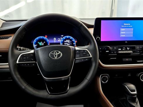 Used 2024 Toyota Grand Highlander Platinum image 30